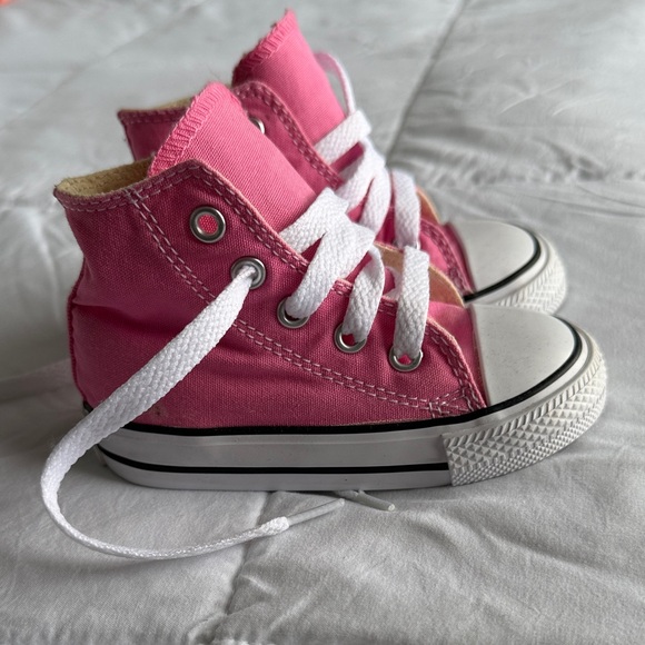 Converse Other - TODDLER BABY GIRLS PINK HIGH TOP CONVERSE CHUCKS SIZE 5 LIKE NEW